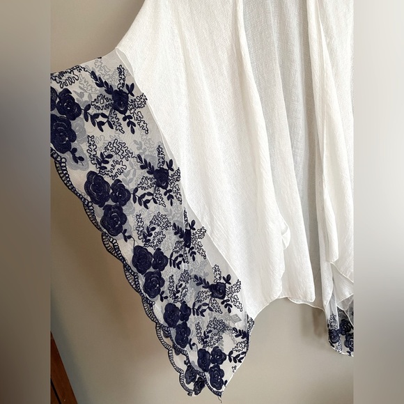 Boho Spring Summer Lightweight Kimono with Lace Trim - Picture 2 of 7